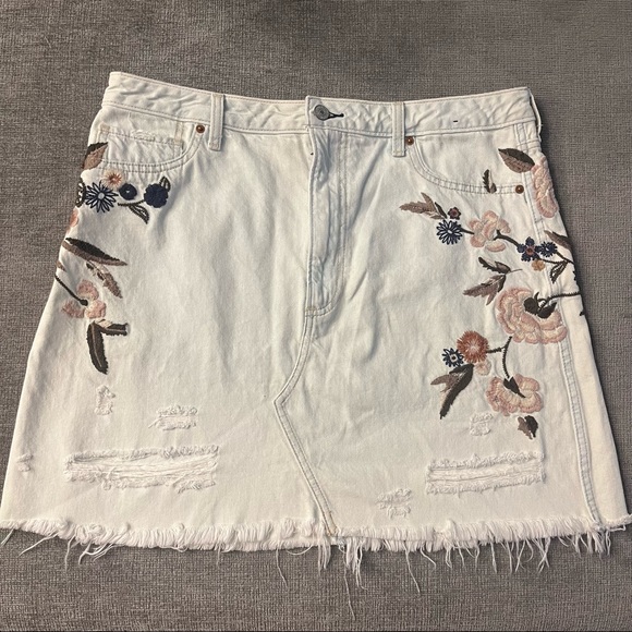Abercrombie & Fitch Dresses & Skirts - Abercrombie Floral Skirt